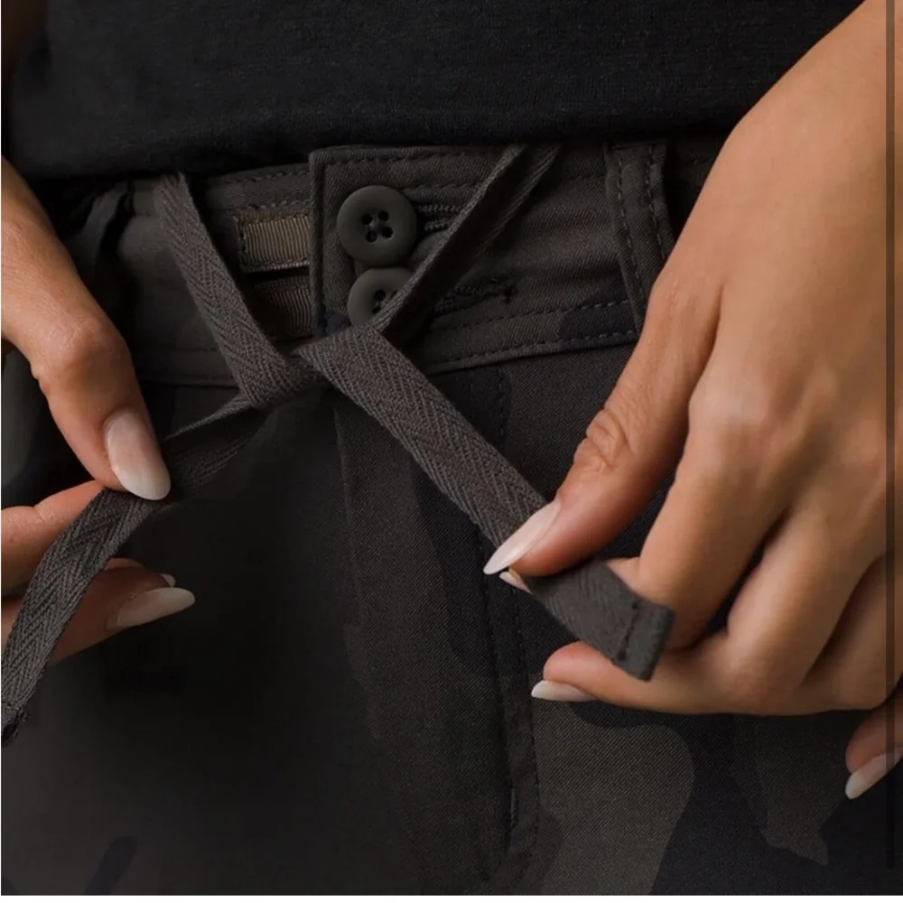 NWT PRANA HALLE STRAIGHT PANT II
CHARCOAL CAMO - Picture 5 of 11